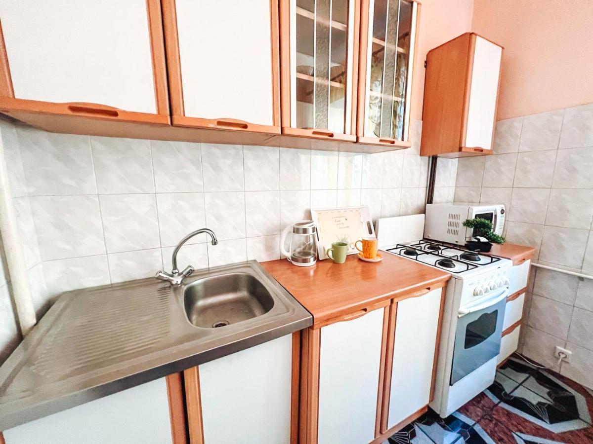 1-Room Apartments Kiev City Center Kyiv Exterior foto